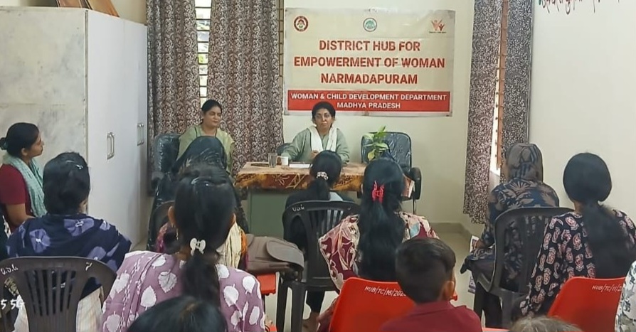 घरेलू हिंसा से पीड़ित महिलाओं और जरूरतमंद बालिकाओं को मिला कौशल प्रशिक्षण