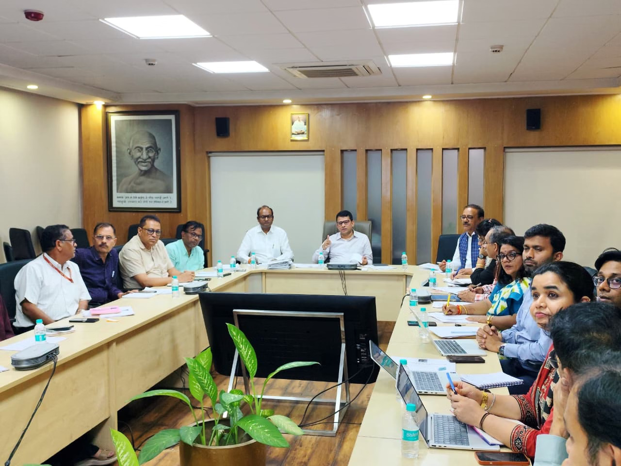30 सितंबर तक MP की सड़कों से हटेंगे गड्ढे, सड़क सुरक्षा उपाय होंगे सख्त