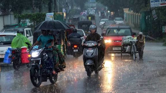 MP Weather Today: एमपी में फिर बदला मौसम, 5 जिलों में अति भारी बारिश का अलर्ट, 1 अगस्त तक होगी झमाझम बारिश