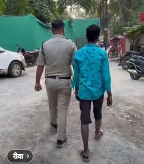 रीवा: ब्यूटी पार्लर में चोरी का खुलासा, 18 वर्षीय आरोपी गिरफ्तार; 1.55 लाख का सामान बरामद
