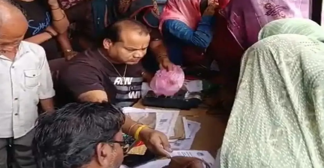 Sehore News: इछावर में राशन की जगह नकद राशि देने का आरोप, PDS दुकानें जांच के घेरे में!