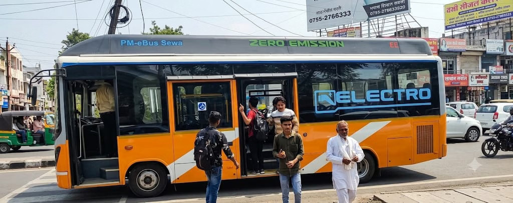Bhopal में शुरू हुई ई-बस सेवा: 3 रूटों पर 10 बसें, किराया 7 से 40 रुपए