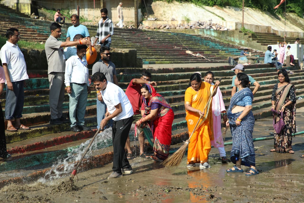सेवा संकल्प अभियान 2026: नर्मदा घाटों पर चला विशेष स्वच्छता अभियान