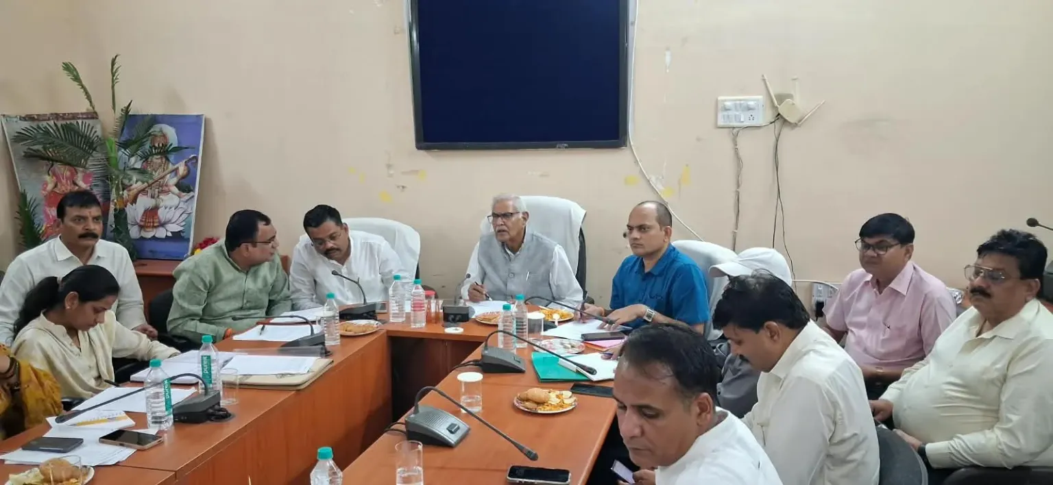 इटारसी में अतिक्रमण पर विधायक सख्त, फल ठेले होंगे शिफ्ट