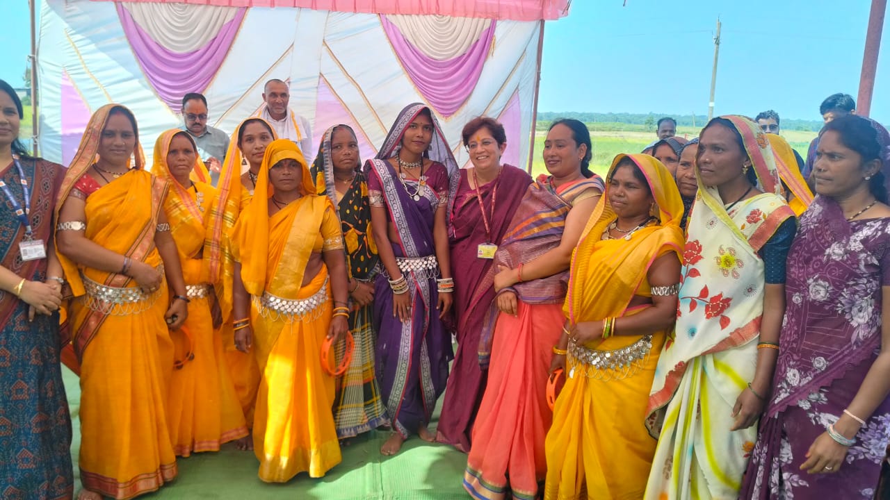 पंचायती राज मंत्रालय की संयुक्त सचिव मुक्ता शेखर ने किया ग्राम पंचायतों का निरीक्षण, विकास कार्यों की समीक्षा