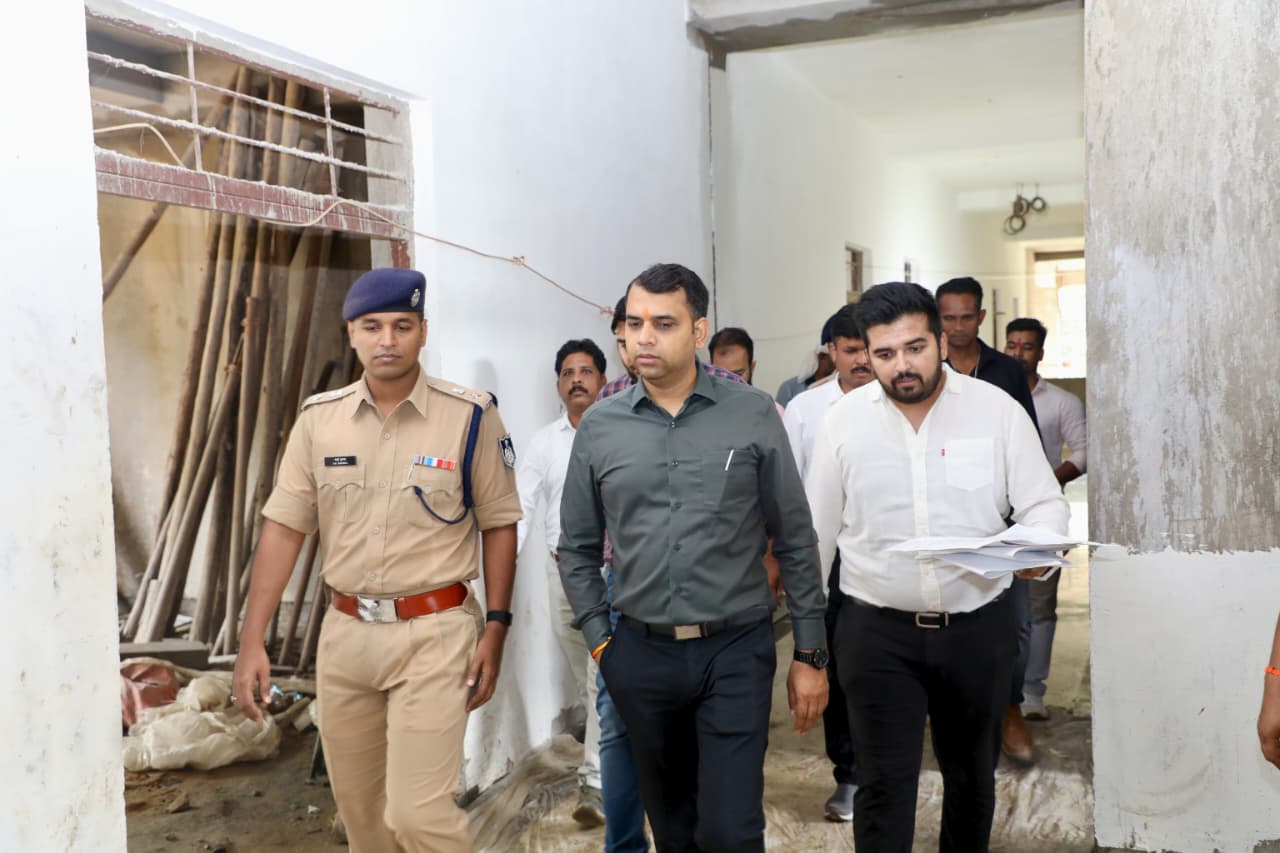 कामकाजी महिलाओं को जल्द मिलेगी हॉस्टल की सुविधा, कलेक्टर ने निर्माण कार्य तेजी से पूरा करने के दिए निर्देश